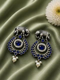Perimum Earrings Pearls and gemstones market in Pune